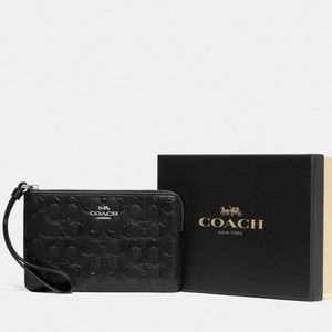 Coach Boxed Corner Zip Wristlet Signature Leather
